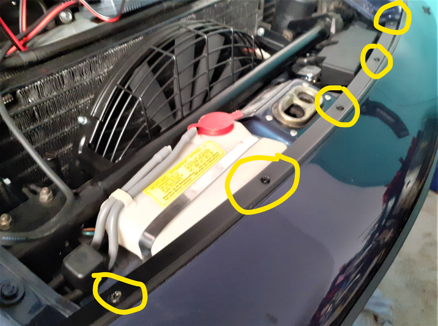 Screw set cover rail engine compartment bumper Porsche 928